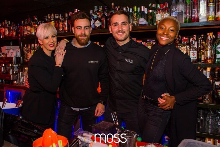 Moss Bar de copas en Sevilla