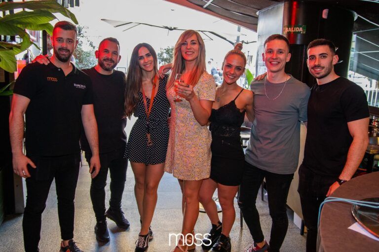 Equipo Moss Bar de Copas en Sevilla